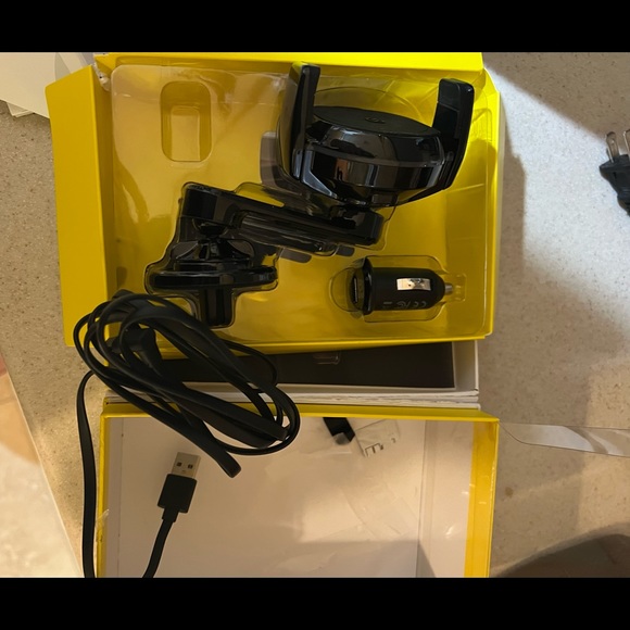 Magic Grip Cell Phone holder for vehicle - Picture 3 of 3